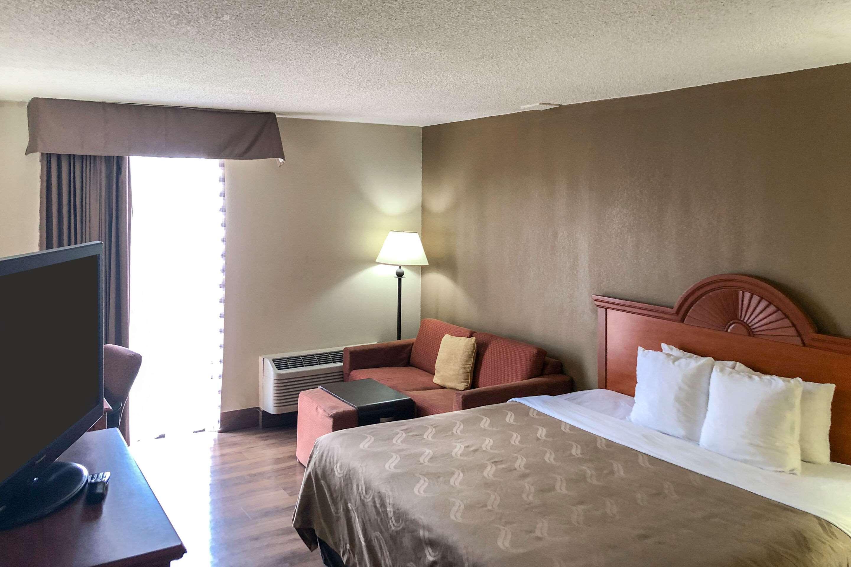 Quality Inn Near Joint Base Andrews-Washington Area Camp Springs Bagian luar foto