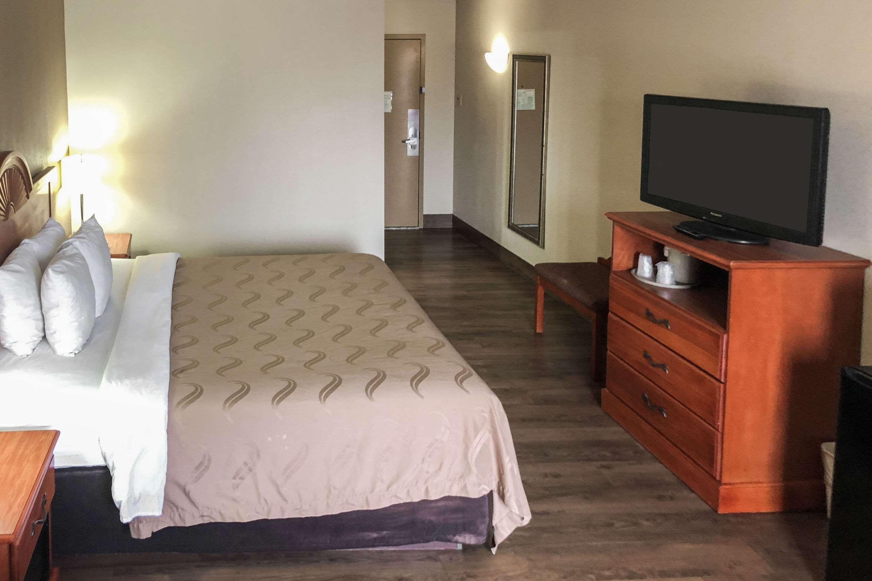 Quality Inn Near Joint Base Andrews-Washington Area Camp Springs Bagian luar foto