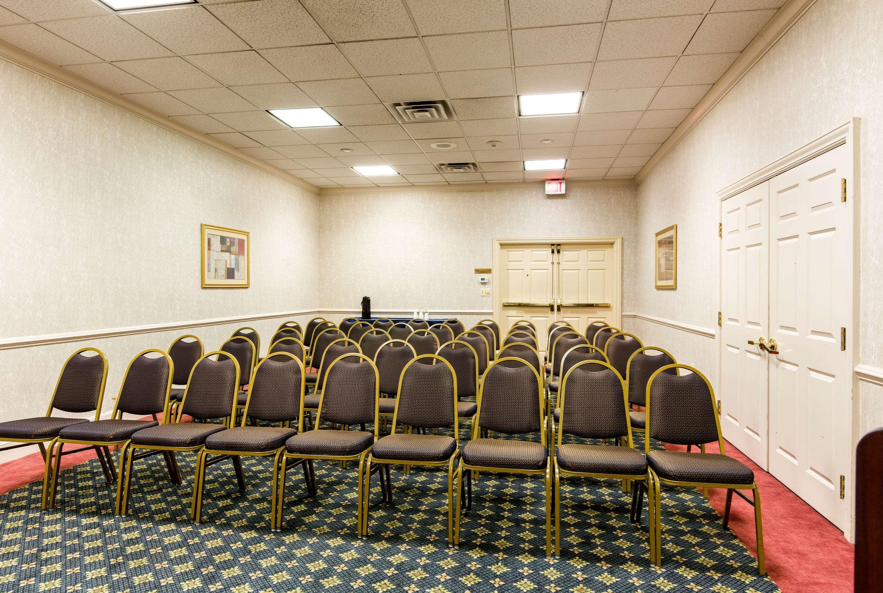 Quality Inn Near Joint Base Andrews-Washington Area Camp Springs Bagian luar foto