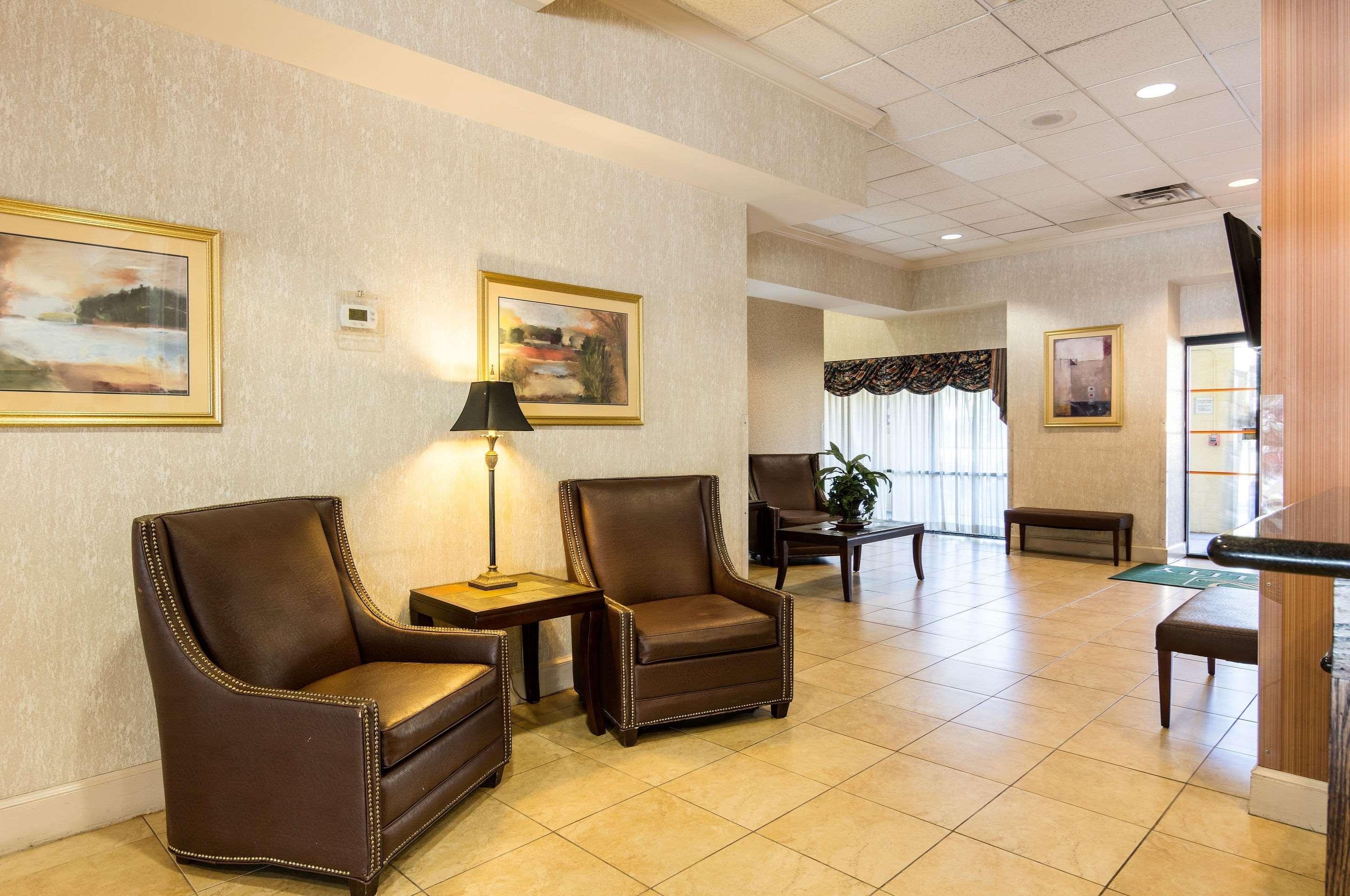 Quality Inn Near Joint Base Andrews-Washington Area Camp Springs Bagian luar foto