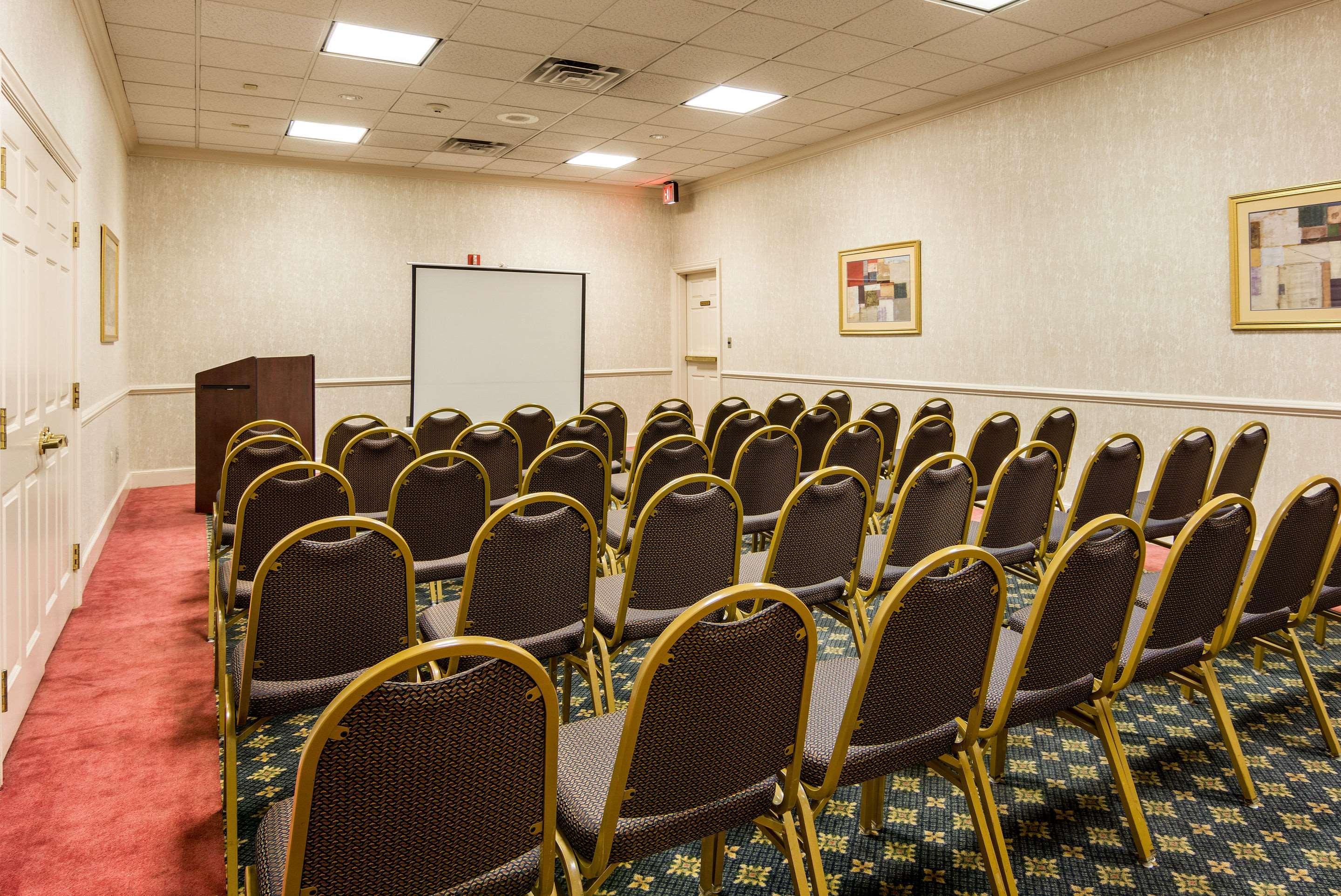 Quality Inn Near Joint Base Andrews-Washington Area Camp Springs Bagian luar foto